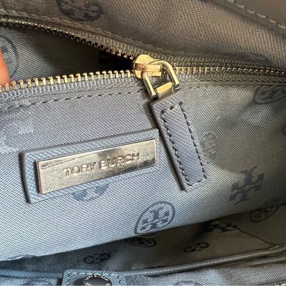 Tory Burch Robinson Double Zip Tote Crossbody Blue Saffiano Leather $495 - Picture 15 of 17